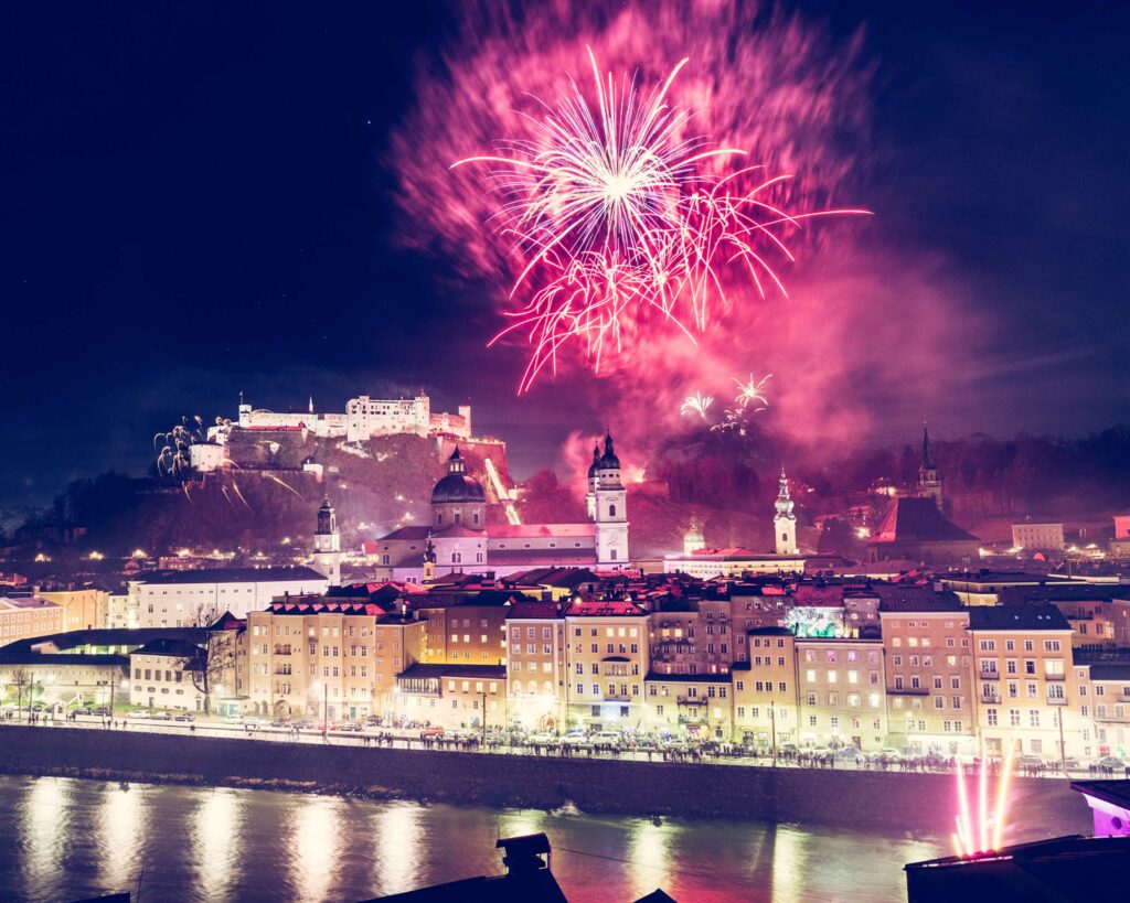 Feuerwerk über der Stadt Salzburg